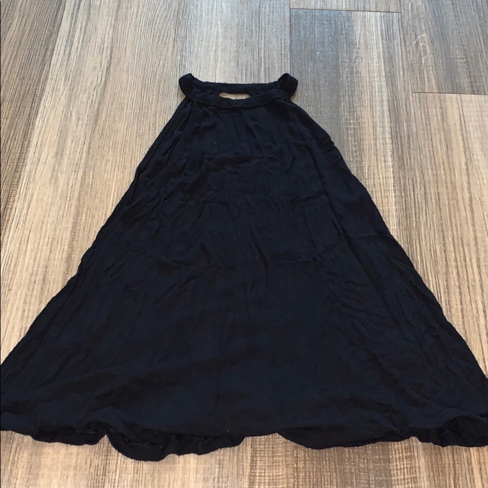 Black tank top with keyhole in the back loose fit